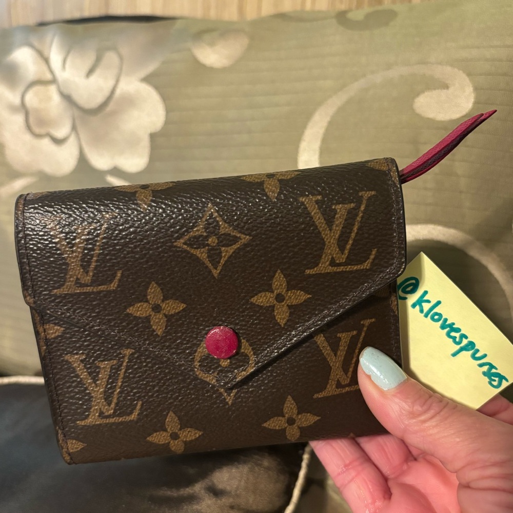 Authentic Louis Vuitton Victorine Wallet Monogram EUC